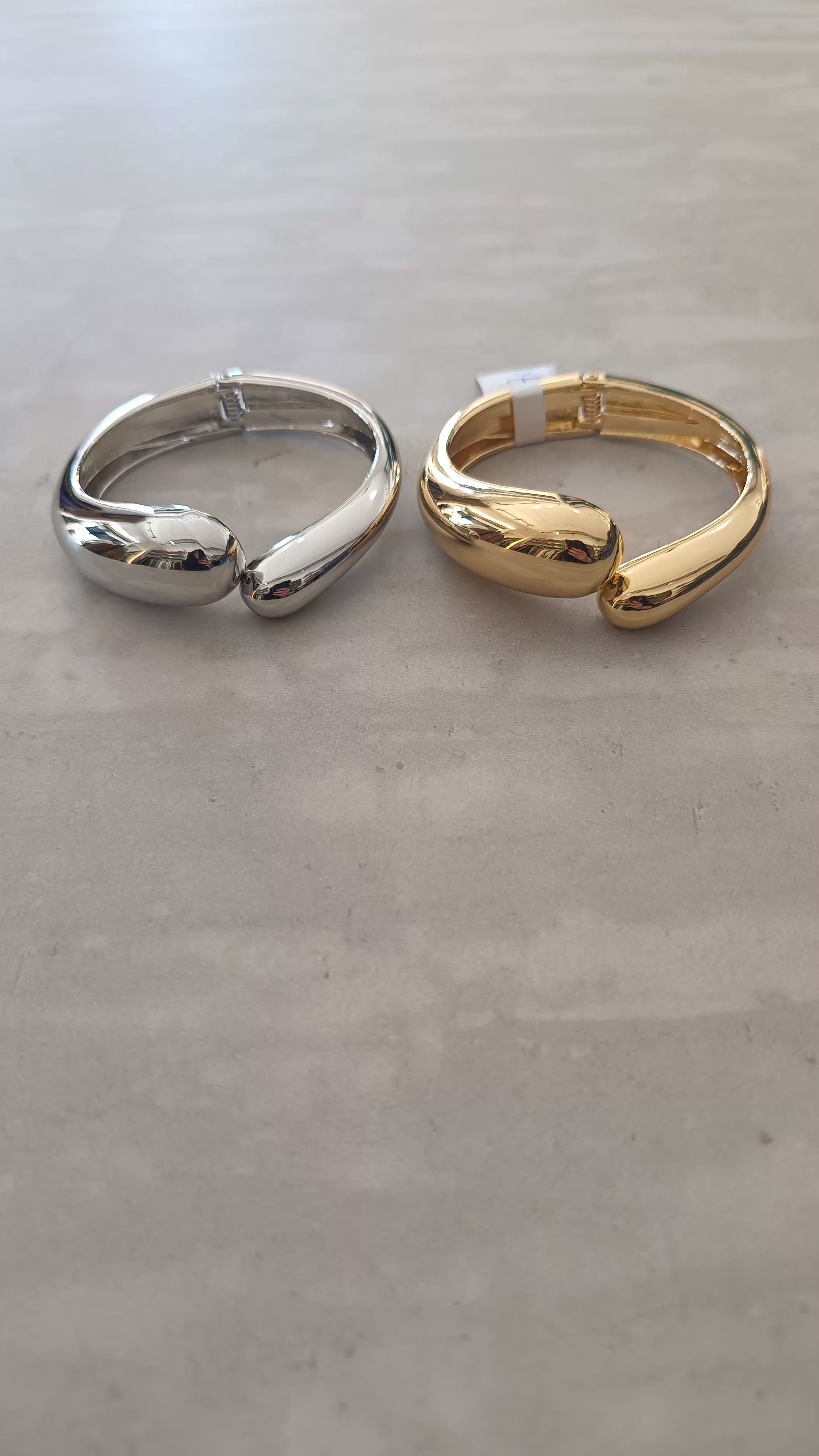 Bracciale rigido