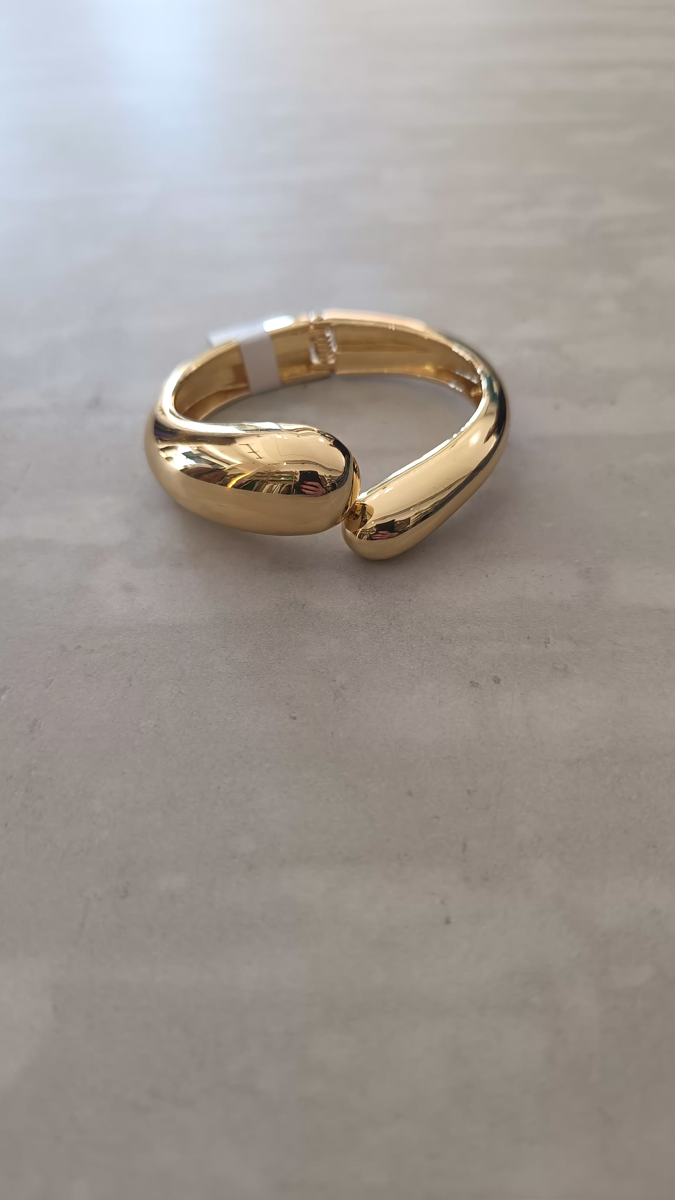 Bracciale rigido